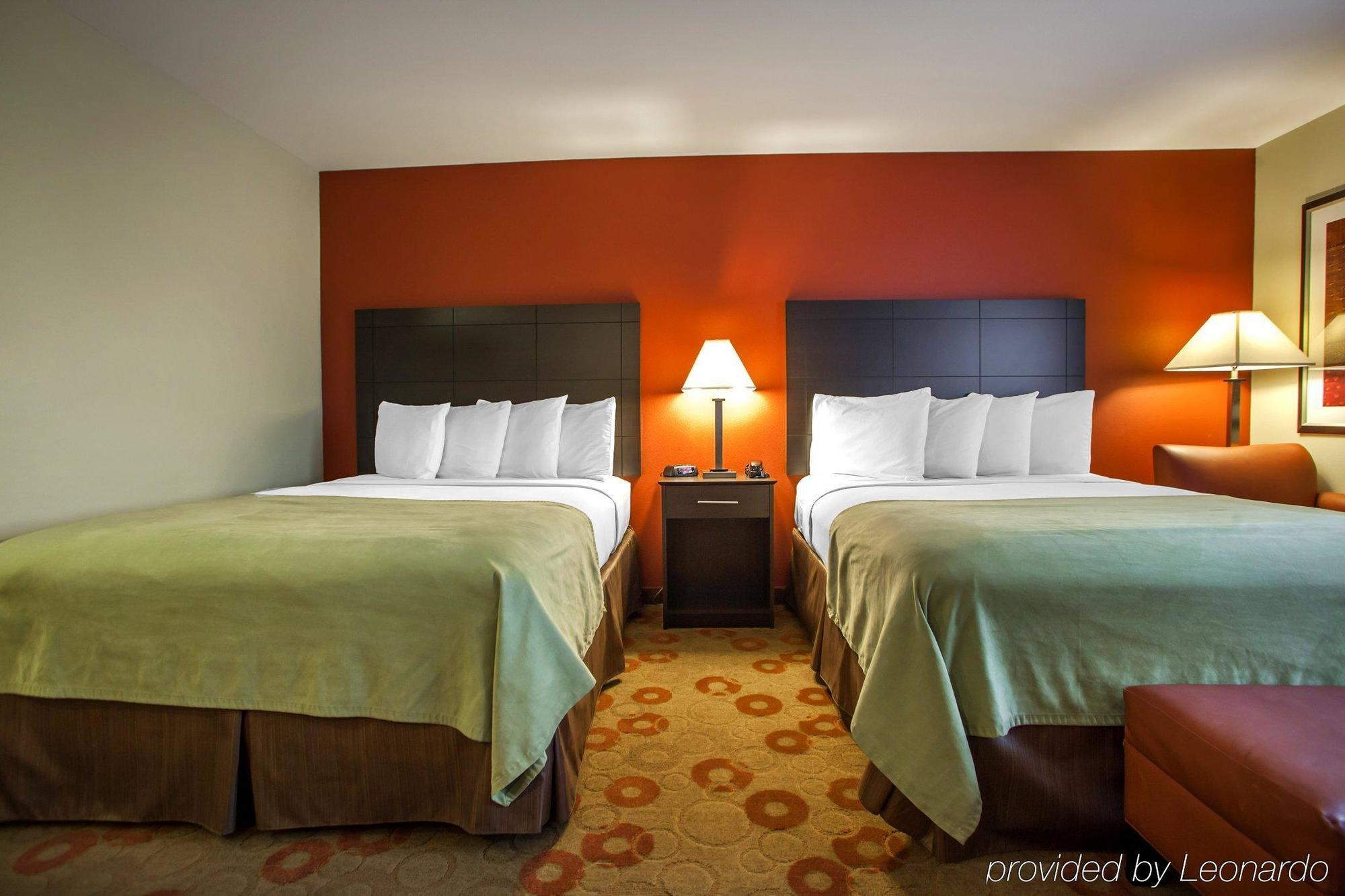Suburban Studios Cedar Falls Dış mekan fotoğraf