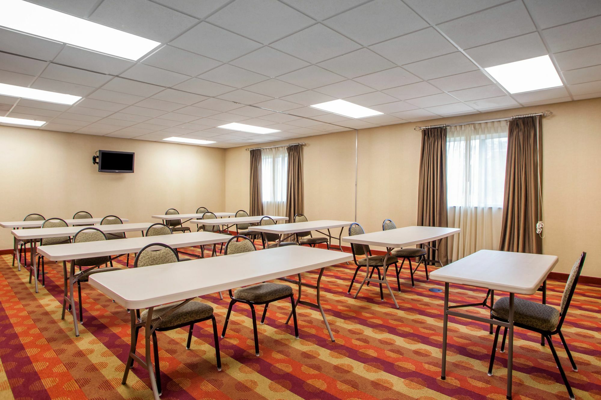 Suburban Studios Cedar Falls Dış mekan fotoğraf