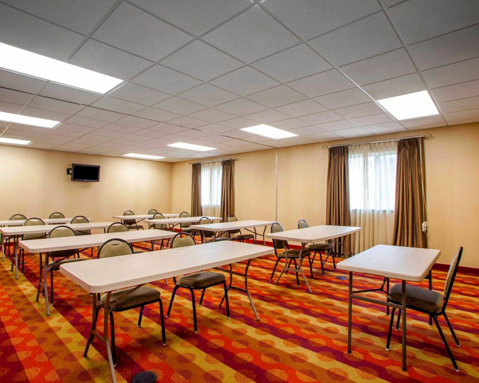 Suburban Studios Cedar Falls Dış mekan fotoğraf