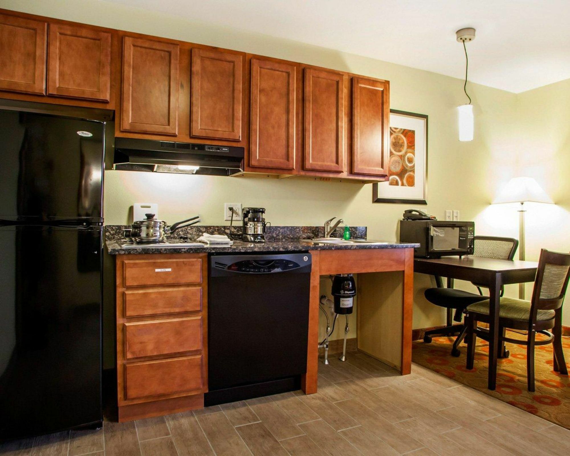 Suburban Studios Cedar Falls Dış mekan fotoğraf