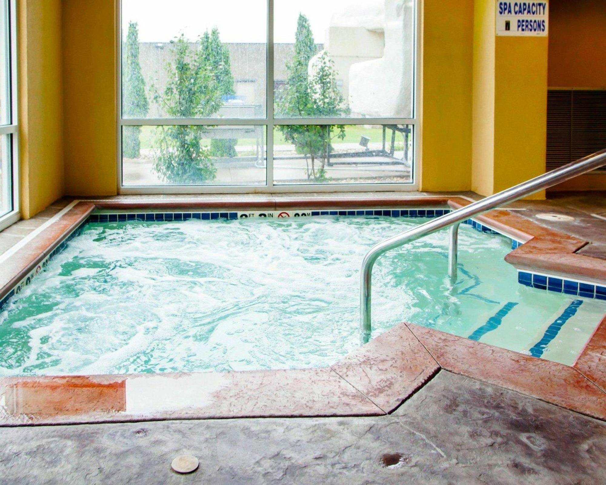 Suburban Studios Cedar Falls Dış mekan fotoğraf